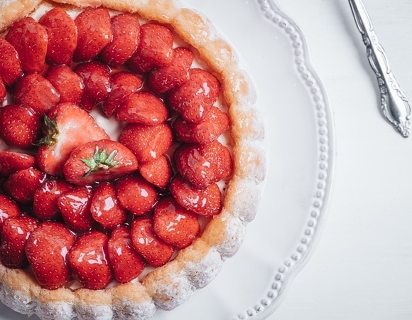 "Результат превзошел ожидания": готовим шарлотку с клубникой по классическому рецепту