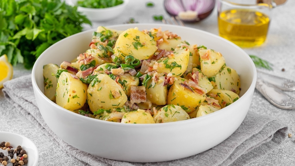 Молодая картошка по этом рецепту — "супервкуснятина": точно потребуется добавка 