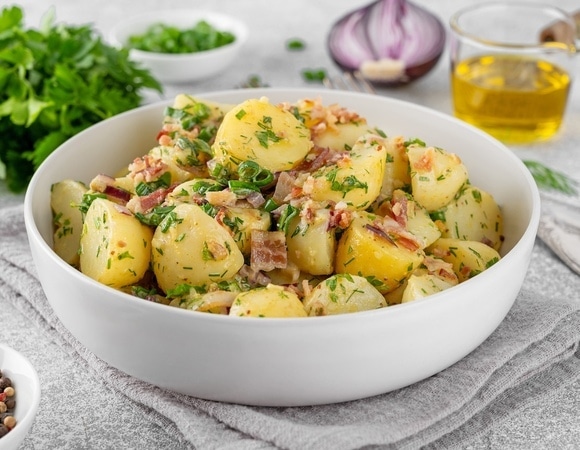 Молодая картошка по этом рецепту — "супервкуснятина": точно потребуется добавка 