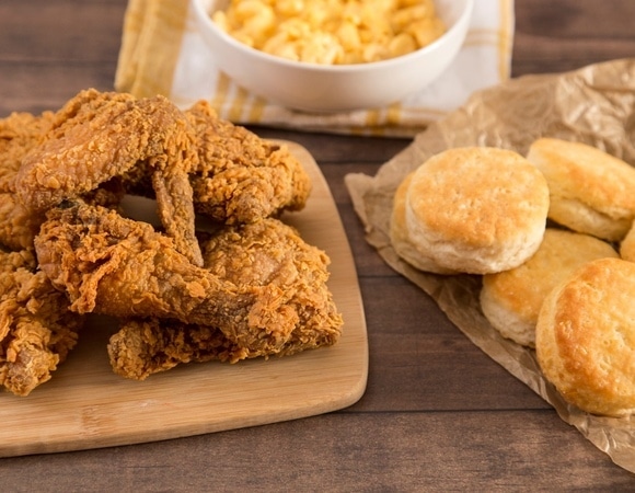 Разрушают коллаген: диетолог объяснила, какие блюда ускоряют старение