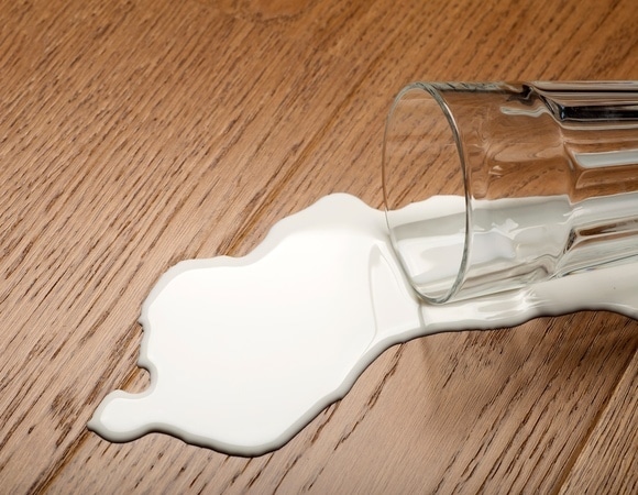 В каком возрасте может появиться непереносимость молока — врач рассказала о причинах