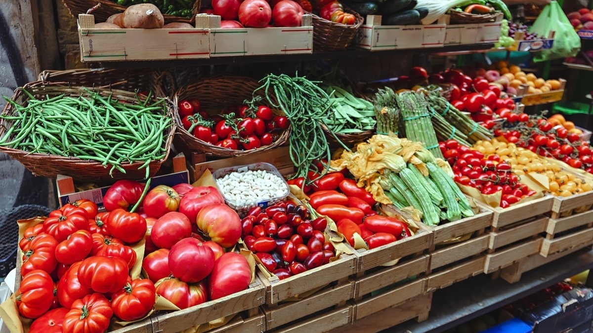Фрукты и овощи вновь подорожали: известна причина