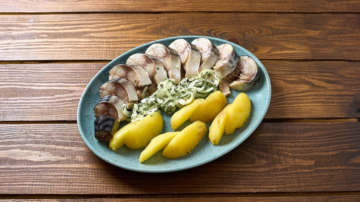 "Разошлось за пару минут": такой маринад сделает скумбрию по-настоящему вкусной и сочной