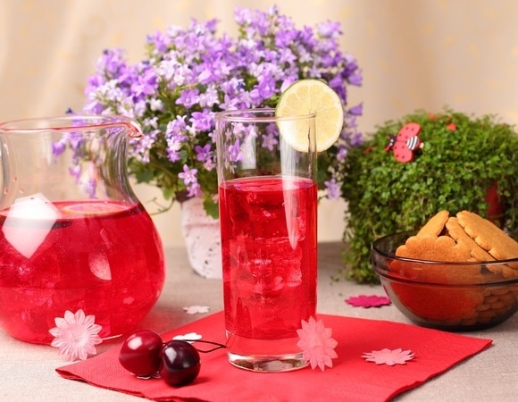 "Дети просто в восторге": домашний морс с клубникой и лимоном подарит неповторимый вкус