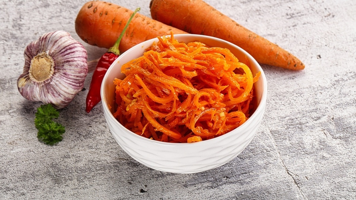 "Еще интереснее": салат из свежей моркови можно готовить хоть каждый день