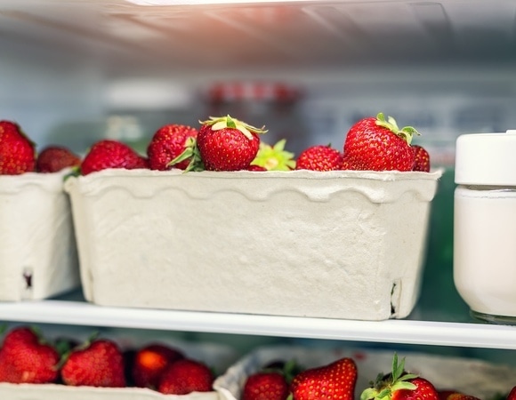 В холоде или в тепле? Агроном подсказал, как хранить клубнику — правила, о которых забывают 