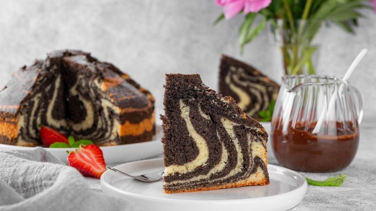 "Для любого случая": универсальный рецепт торта "Зебра" из советского прошлого 