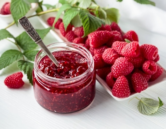 Варим малиновое варенье за 5 минут! Рецепт сохраните — еще не раз пригодится 