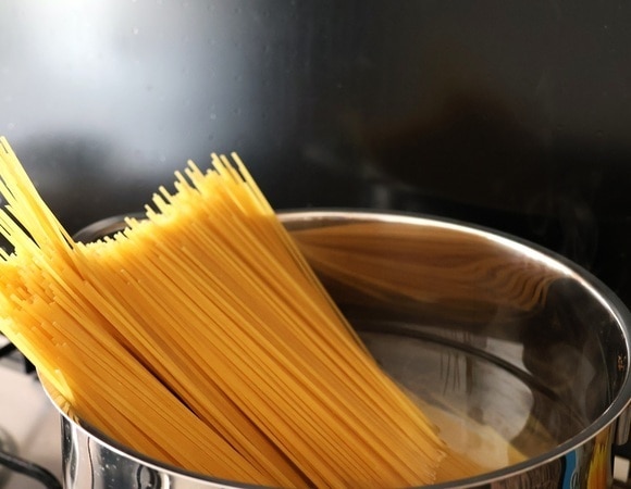 "Просто и бюджетно": как приготовить настоящую итальянскую пасту из доступных ингредиентов