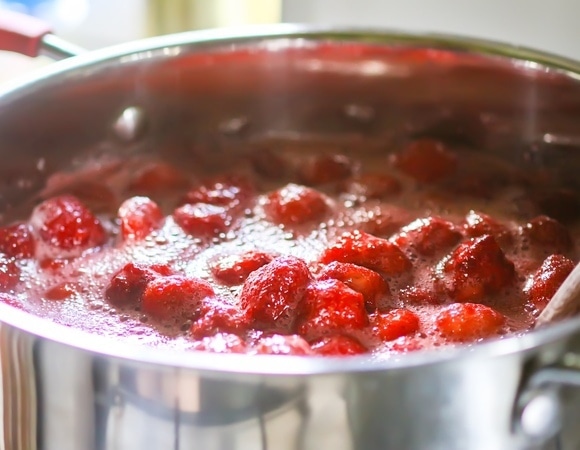 Прозрачное и ароматное варенье, которое хранится годами — хозяйки помогли исправить рецепт 