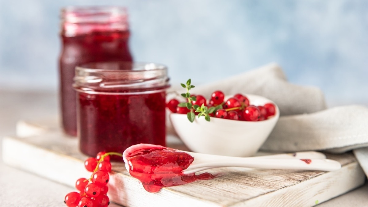 “Идеально, как в детстве”: такое желе из красной смородины точно получится — даже если вы новичок