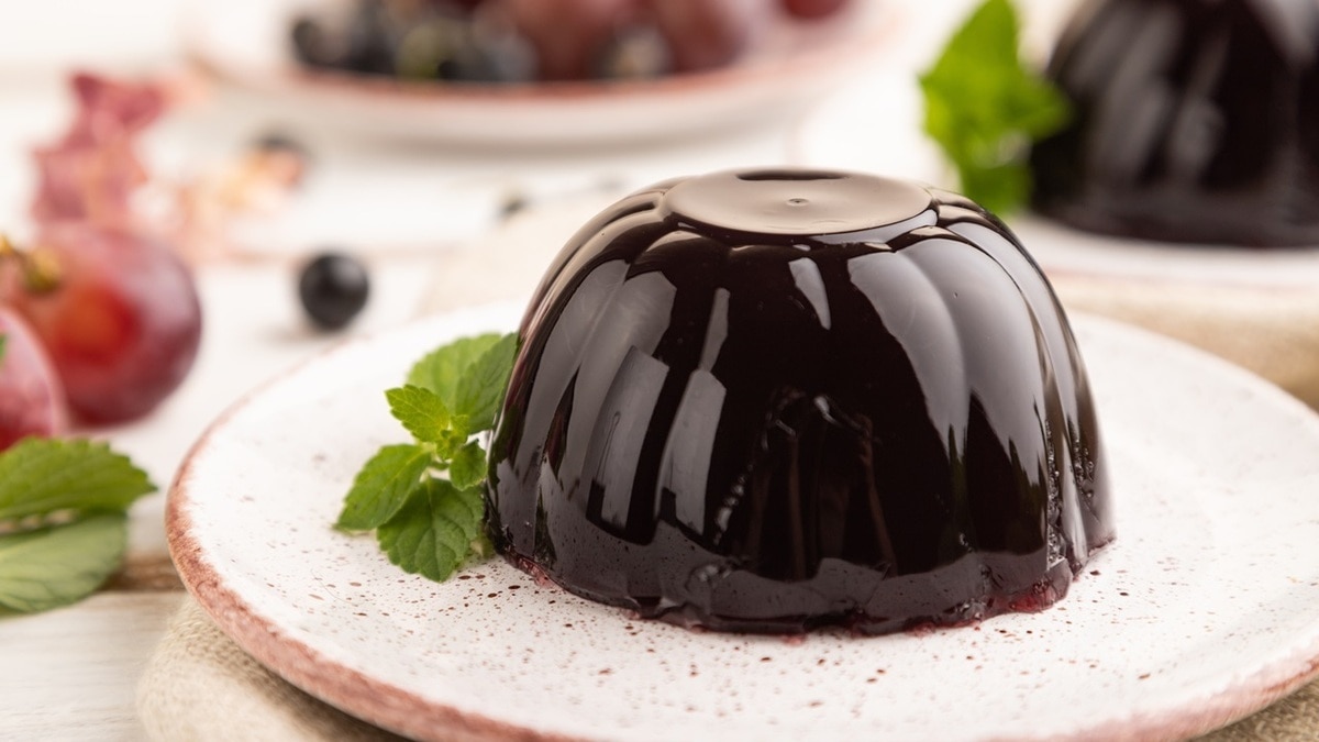 "Результат порадовал": настоящее желе из черной смородины готовится всего за полчаса