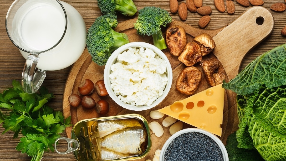 И яичная скорлупа пригодится: какие продукты восполняют дефицит кальция после 50 лет