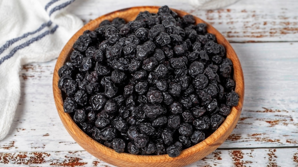 Как засушить черную смородину? Мы нашли самый простой способ — получается замена изюму