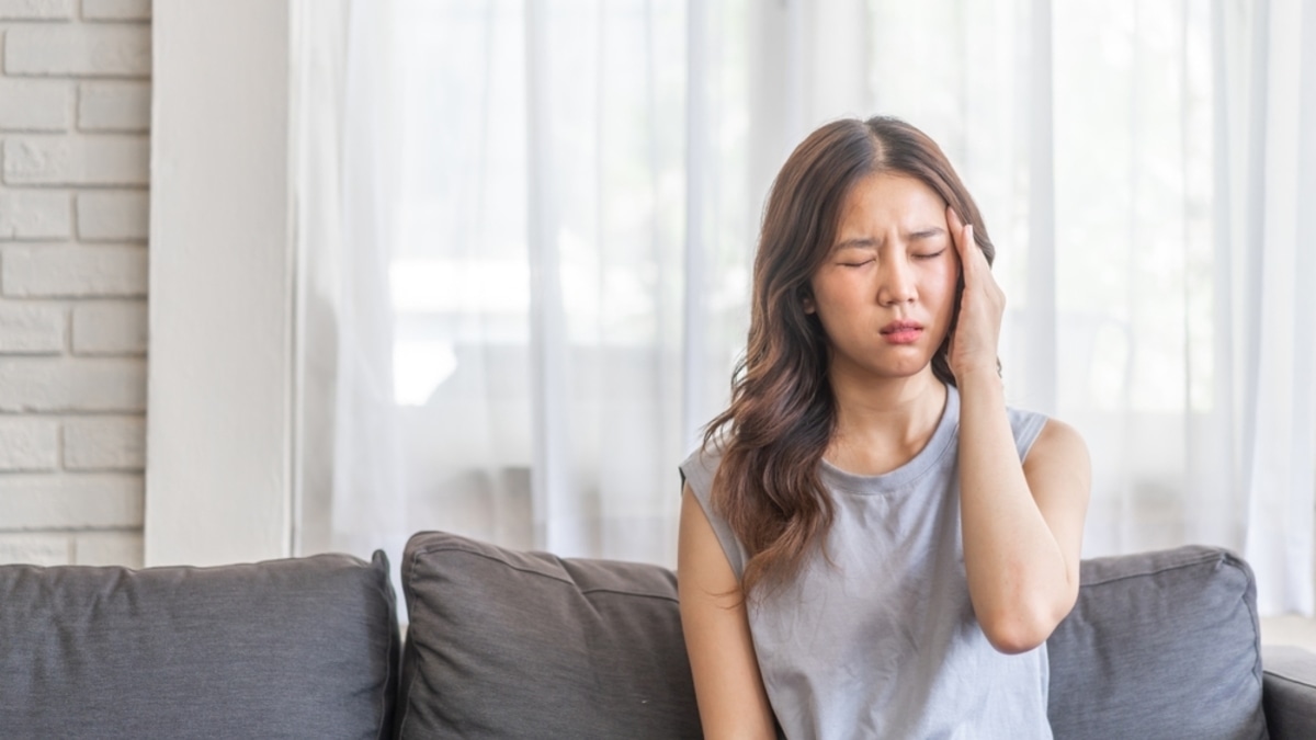 Исключить сыры, кофеин и копчености — стало известно, какие продукты провоцируют мигрень