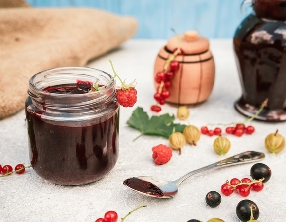 В чем секрет по-настоящему полезного варенья? Соедините эти ягоды вместе — и все получится В чем секрет по-настоящему полезного варенья? Соедините эти ягоды вместе — и все получится