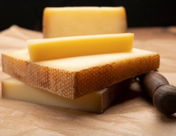 Диетологи сказали, какой сыр помогает нормализовать давление Диетологи сказали, какой сыр помогает нормализовать давление