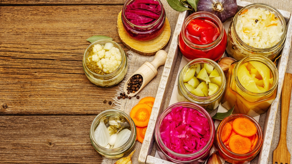 Настроение зависит от кишечника: какие овощи лучше ферментировать для здоровья микробиома 