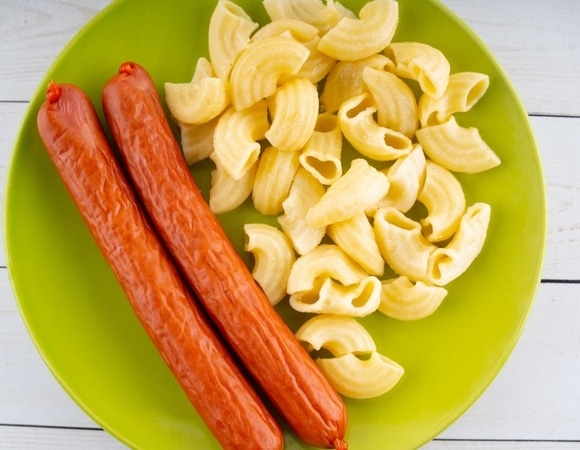 "Это святое!" Врач Мясников обелил репутацию макарон с сосисками "Это святое!" Врач Мясников обелил репутацию макарон с сосисками