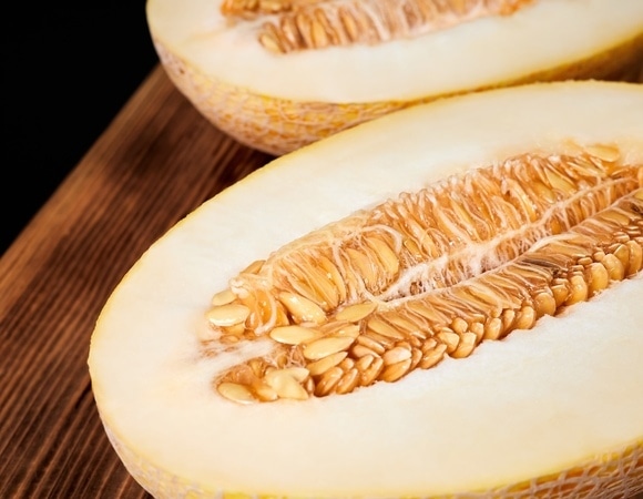 Чем полезна дыня — есть 3 свойства, на которые надо обратить внимание 