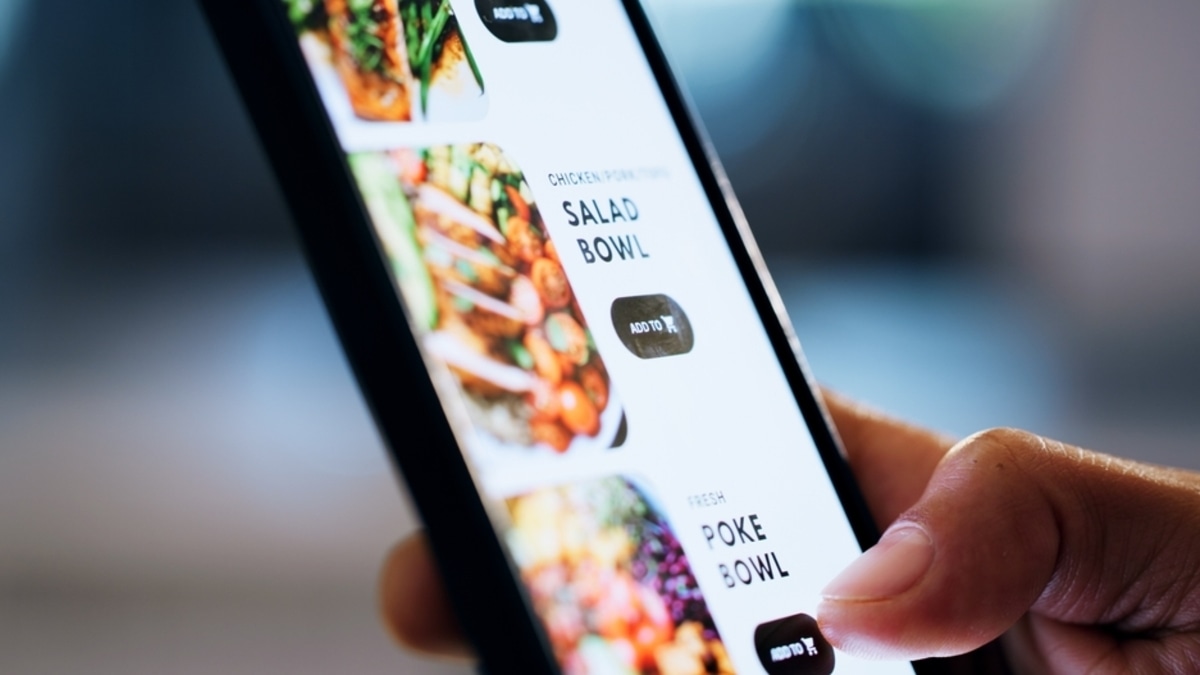 Ресторанную еду можно будет заказать через маркетплейс: в чем подвох?