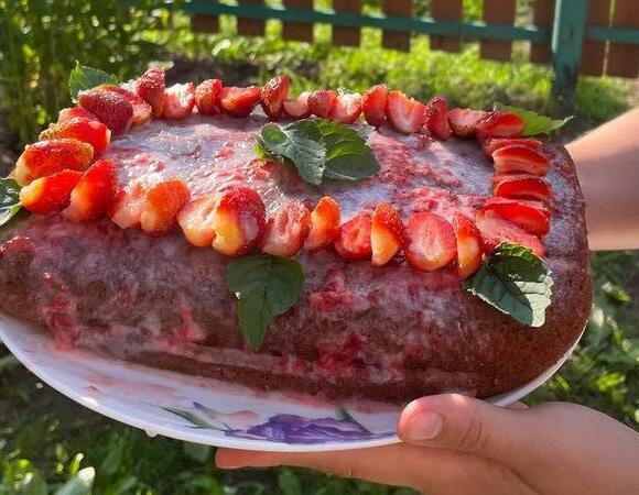 Простой пирог на кефире всегда получается как надо — весь секрет в "чудной" добавке Простой пирог на кефире всегда получается как надо — весь секрет в "чудной" добавке