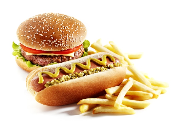 Что полезнее бургер или хот-дог? Ответ специалистов вас удивит Что полезнее бургер или хот-дог? Ответ специалистов вас удивит