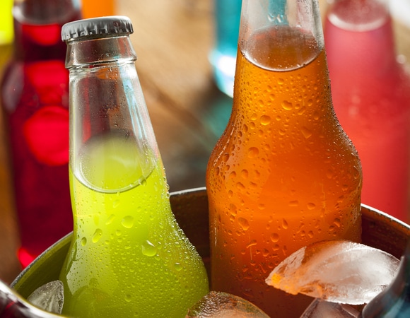 Больше не пьем соки: какая опасность кроется в любимых напитках