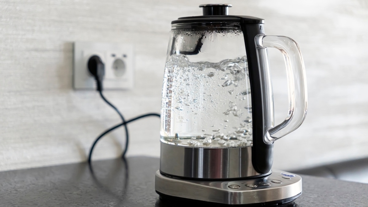 Вот почему воду нельзя кипятить дважды: причина веская