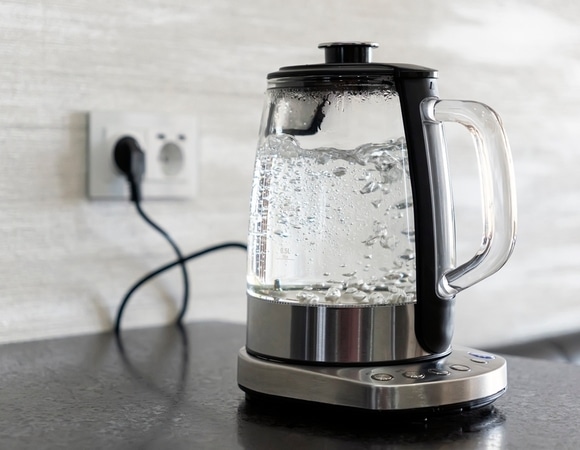 Вот почему воду нельзя кипятить дважды: причина веская