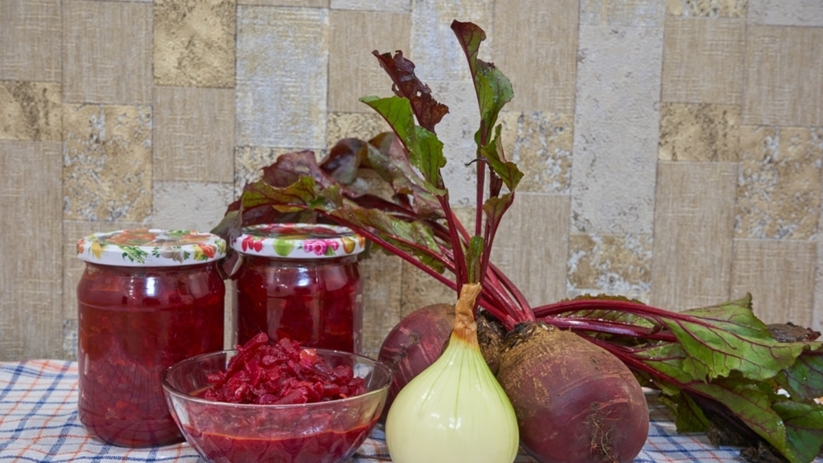 "Это же получается 12 борщей за 2 часа": чудо-рецепт заправки сразу в большом объеме