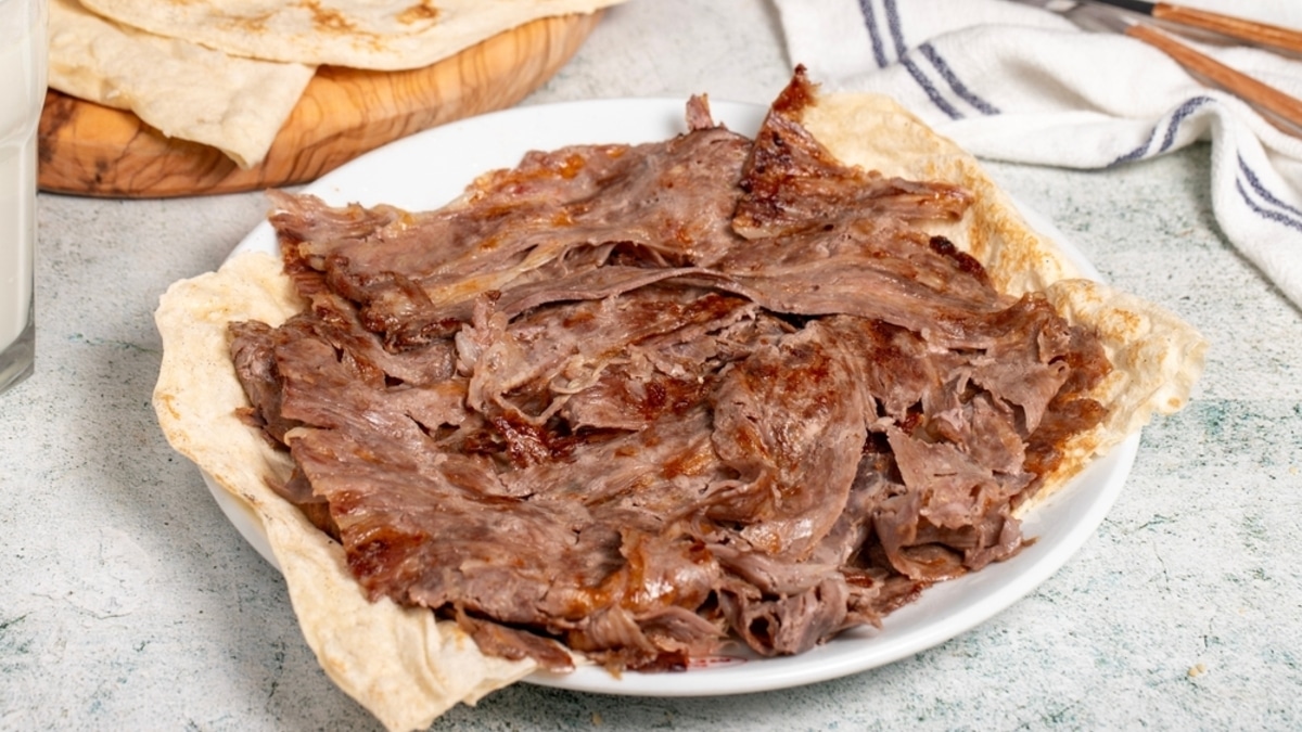 Москвичи сходят с ума по этому турецкому блюду — учимся готовить денер-кебаб дома