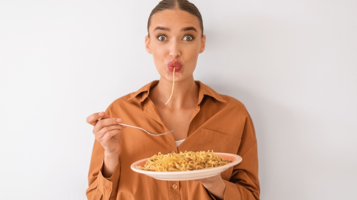 Проблема, знакомая каждому: почему слипаются макароны, и как сварить их идеально?