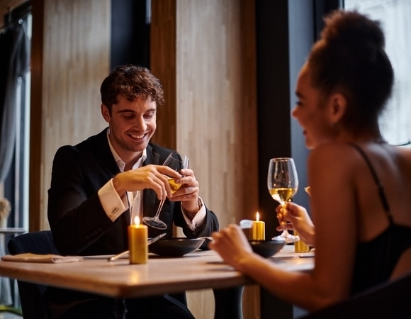 Боишься есть на свидании? Вот что заказывать, чтобы быть уверенной и выглядеть потрясающе Боишься есть на свидании? Вот что заказывать, чтобы быть уверенной и выглядеть потрясающе