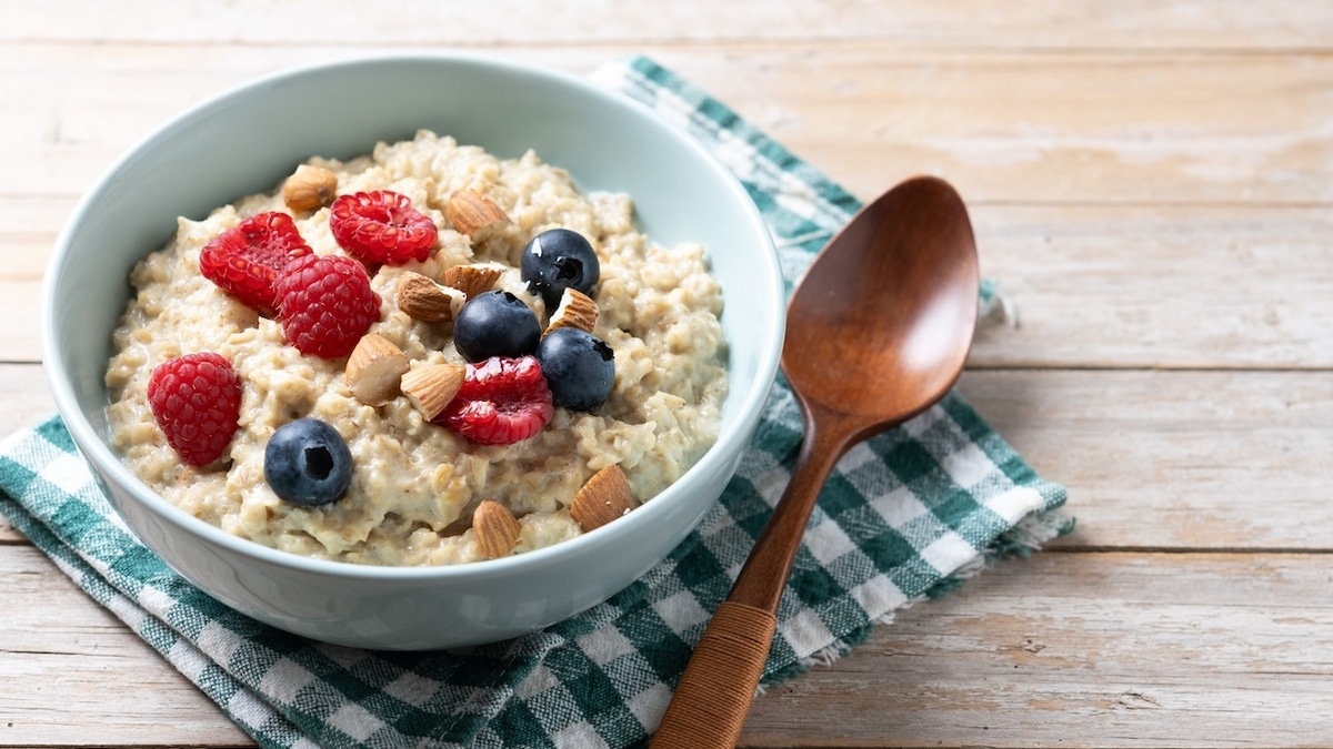 Стало известно, кому вредно есть кашу на завтрак