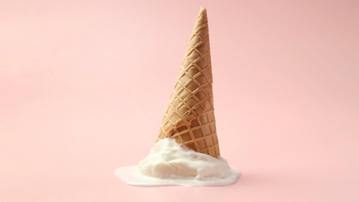 Ледяная угроза: чем опасно размороженное мороженое и можно ли его спасти