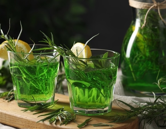 "В жару с таким напитком очень хорошо": нашли рецепт настоящего домашнего "Тархуна" "В жару с таким напитком очень хорошо": нашли рецепт настоящего домашнего "Тархуна"