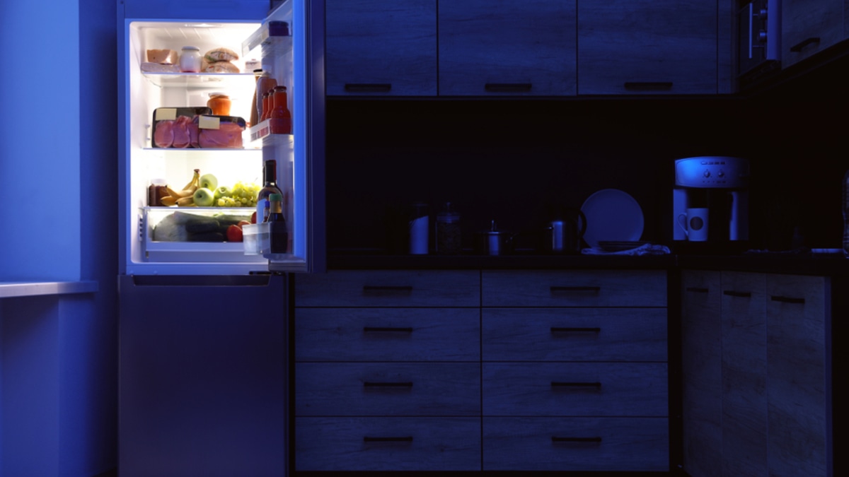 Что будет, если оставить дверцу холодильника открытой надолго?