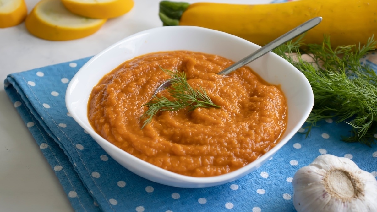 "Готовить срочно!": по этому рецепту за 30 минут получится 3 литра вкуснейшей кабачковой икры 