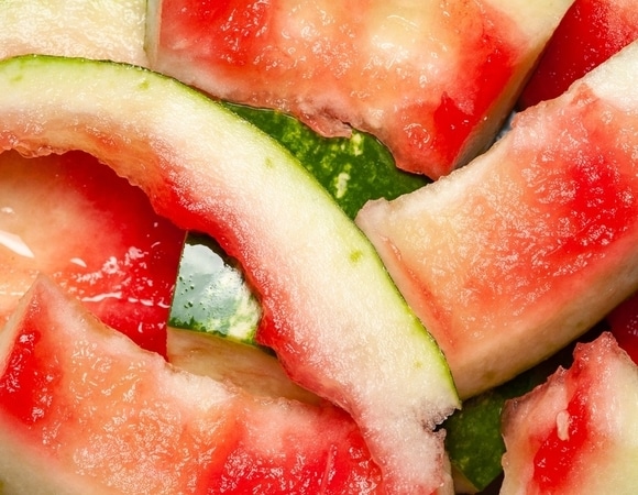 Выбрасываете арбузные корки? Диетологи говорят, что вы теряете самое ценное Выбрасываете арбузные корки? Диетологи говорят, что вы теряете самое ценное