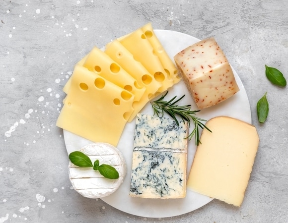 Сыр и микробиом: какие сорта помогут кишечнику, а какие — навредят Сыр и микробиом: какие сорта помогут кишечнику, а какие — навредят