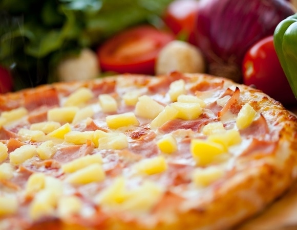 "Это безумие!": на Тайване сварили пиво со вкусом самой спорной пиццы в мире