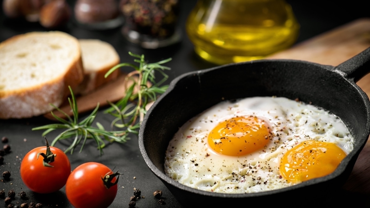 Жидкий желток и нежный белок: как приготовить идеальную яичницу по методу Гордона Рамзи