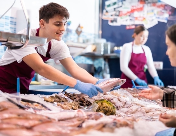 Россияне массово скупают эту рыбу: вкусно, дешево и удобно Россияне массово скупают эту рыбу: вкусно, дешево и удобно
