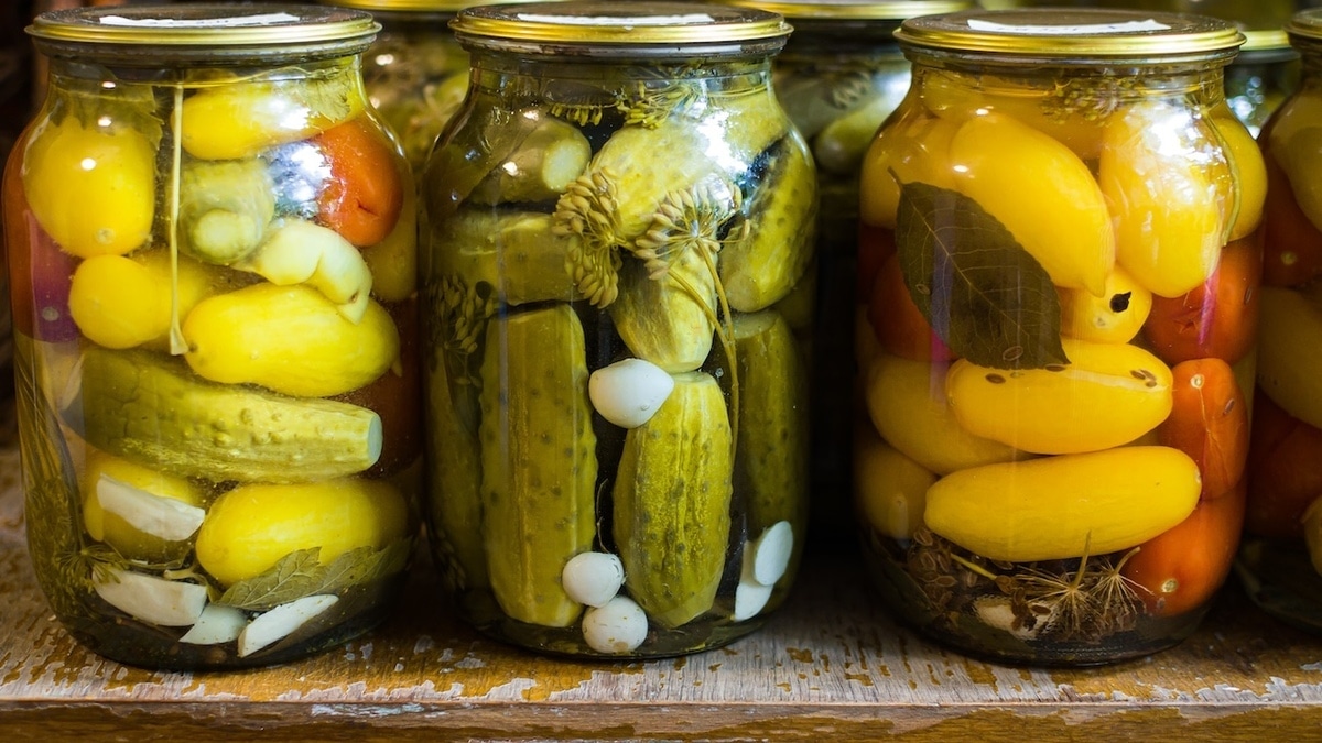 Где хранить домашние заготовки, если подвала нет: 4 лучших места в квартире