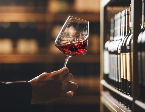 Как идеально подать вино: 5 советов от мишленовского шефа