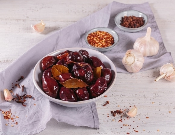 Гости будут в шоке: как замариновать сливы с чесноком — получится удивительная закуска к мясу Гости будут в шоке: как замариновать сливы с чесноком — получится удивительная закуска к мясу