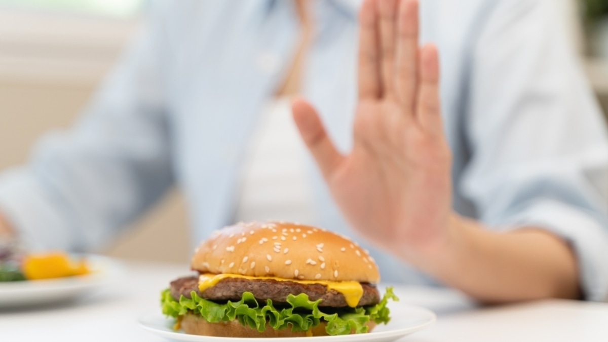 Можно, но осторожно: гастроэнтеролог рассказала, как есть фастфуд без вреда для здоровья Можно, но осторожно: гастроэнтеролог рассказала, как есть фастфуд без вреда для здоровья