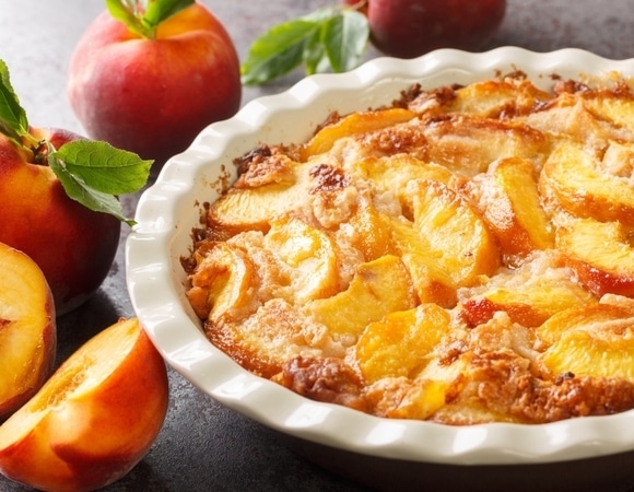 Персиковый крамбл от Джулии Робертс: сочный десерт с хрустящей крошкой