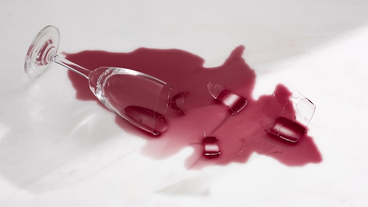 Это аллергия на алкоголь, а не просто похмелье: 7 тревожных признаков